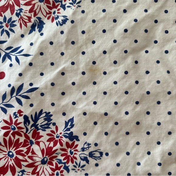 Vintage Style Moda Home Floral Polkadot Tablecloth - Picture 6 of 7